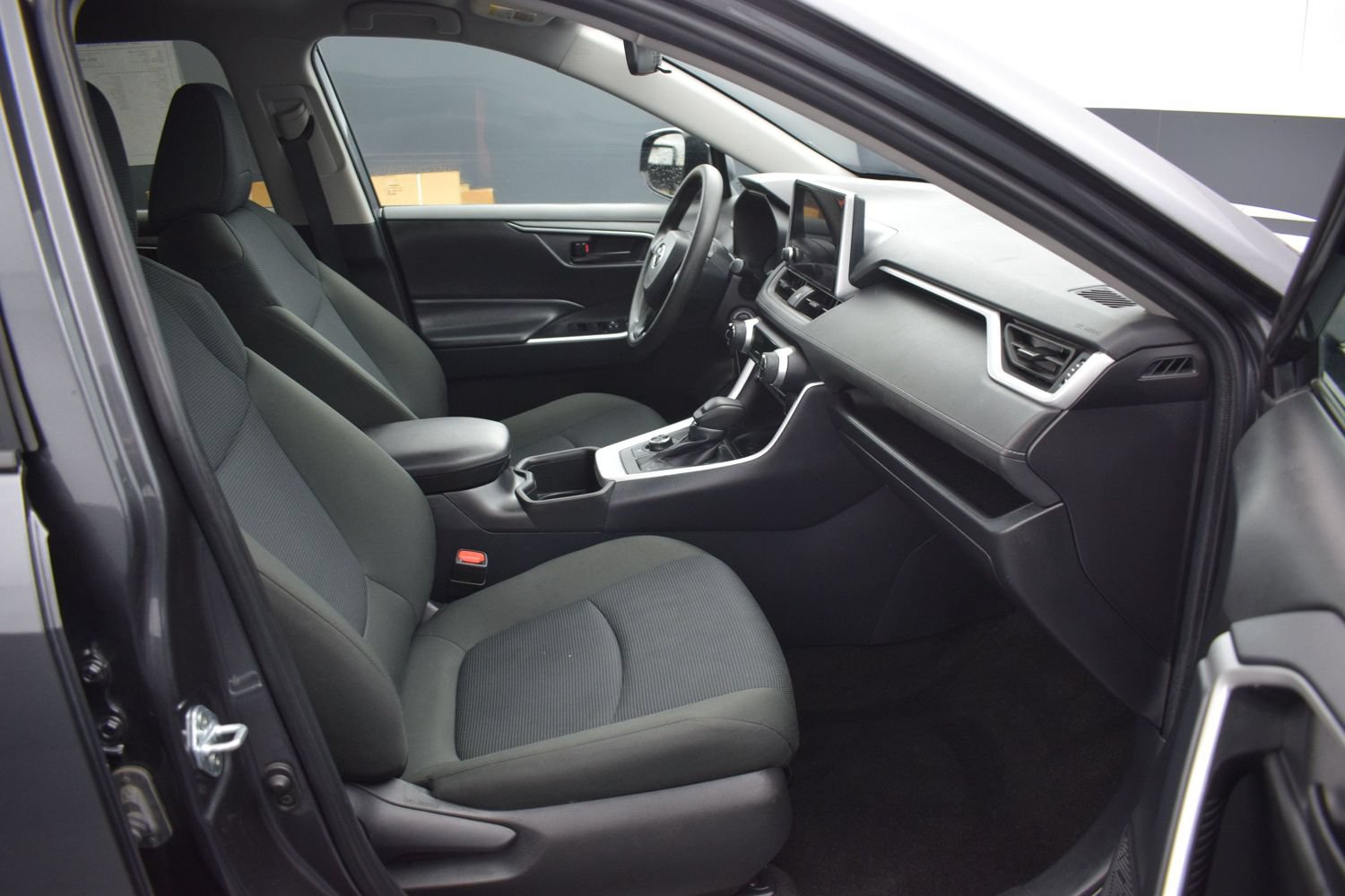 Used 2024 Toyota RAV4 LE AWD/4WD image 10