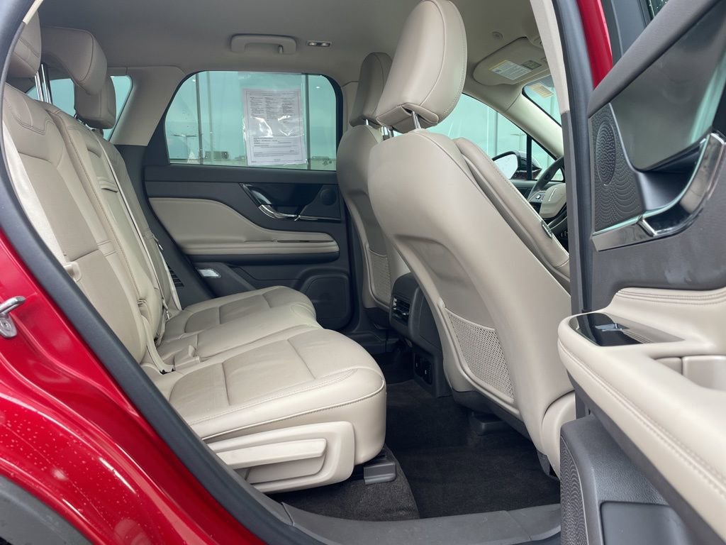 Used 2023 Lincoln Corsair Reserve w/ Rear Removable Package Tray image 17