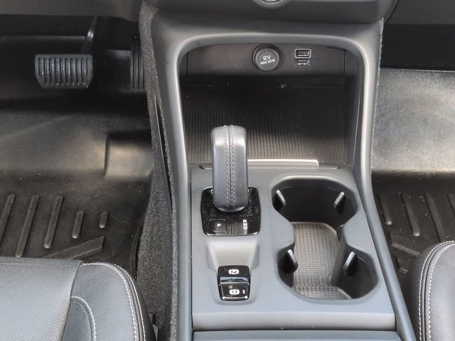 Used 2021 Volvo XC40 T5 Momentum w/ Protection Package Premier AWD/4WD image 19