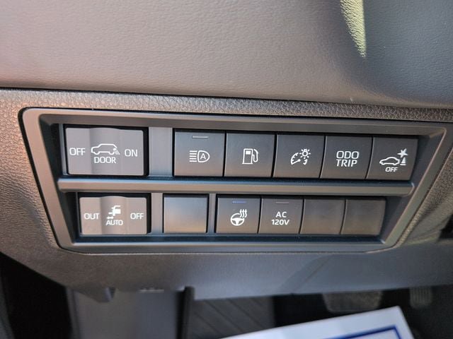 Certified 2025 Toyota Sequoia Platinum AWD/4WD image 18