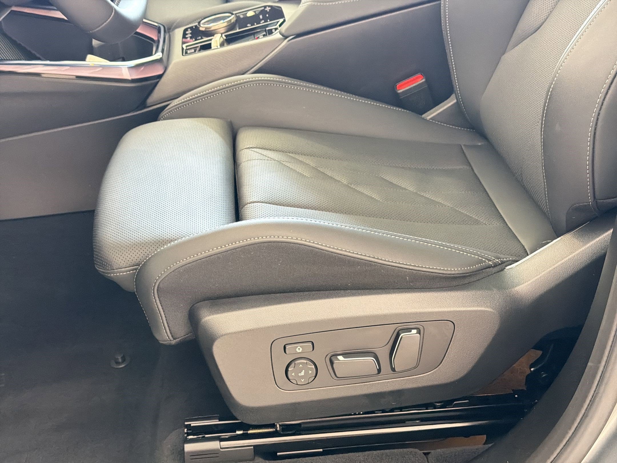 Used 2025 BMW X3 xDrive30i w/ Premium Package image 23