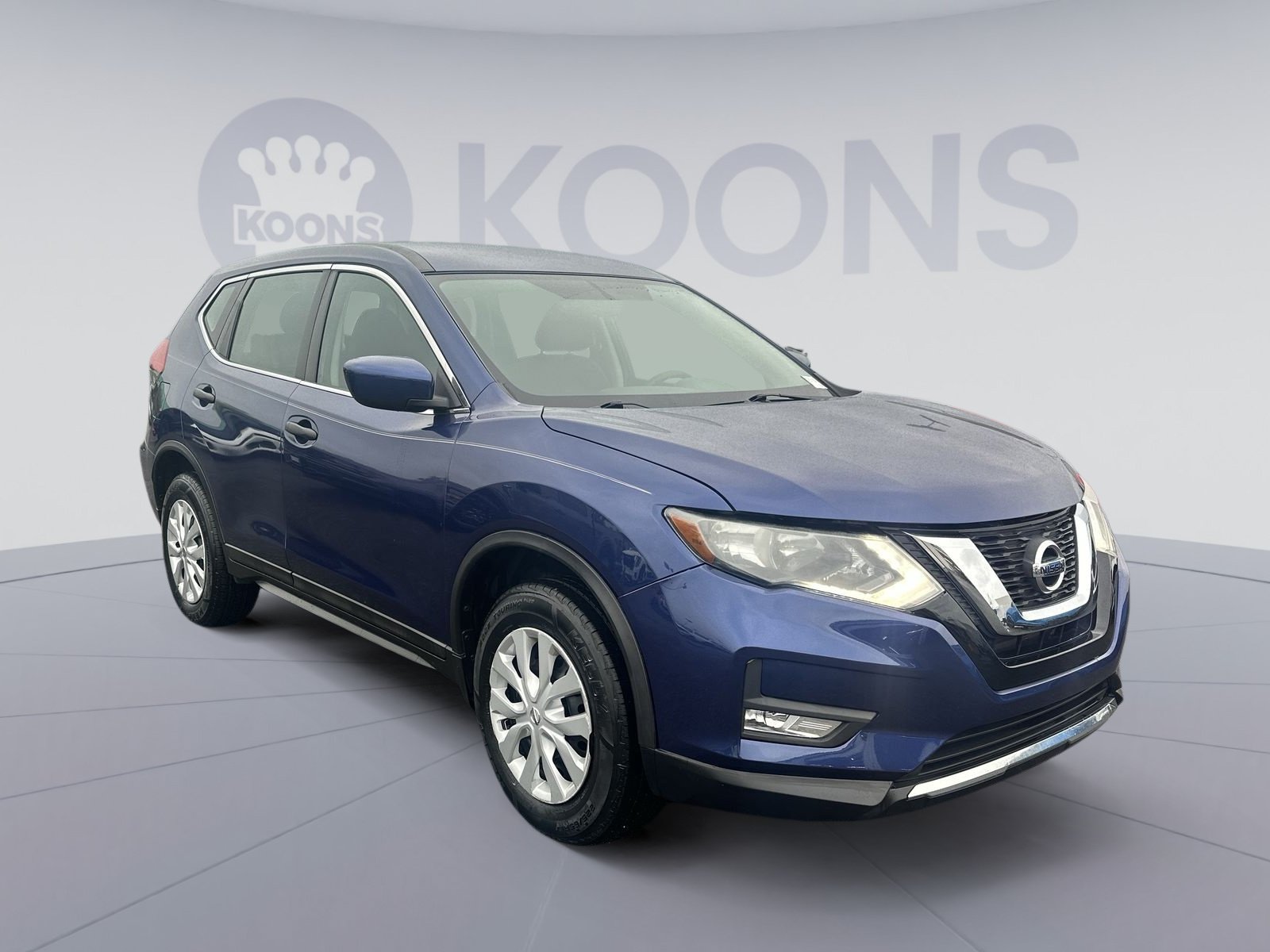 Used 2018 Nissan Rogue S AWD/4WD image 2