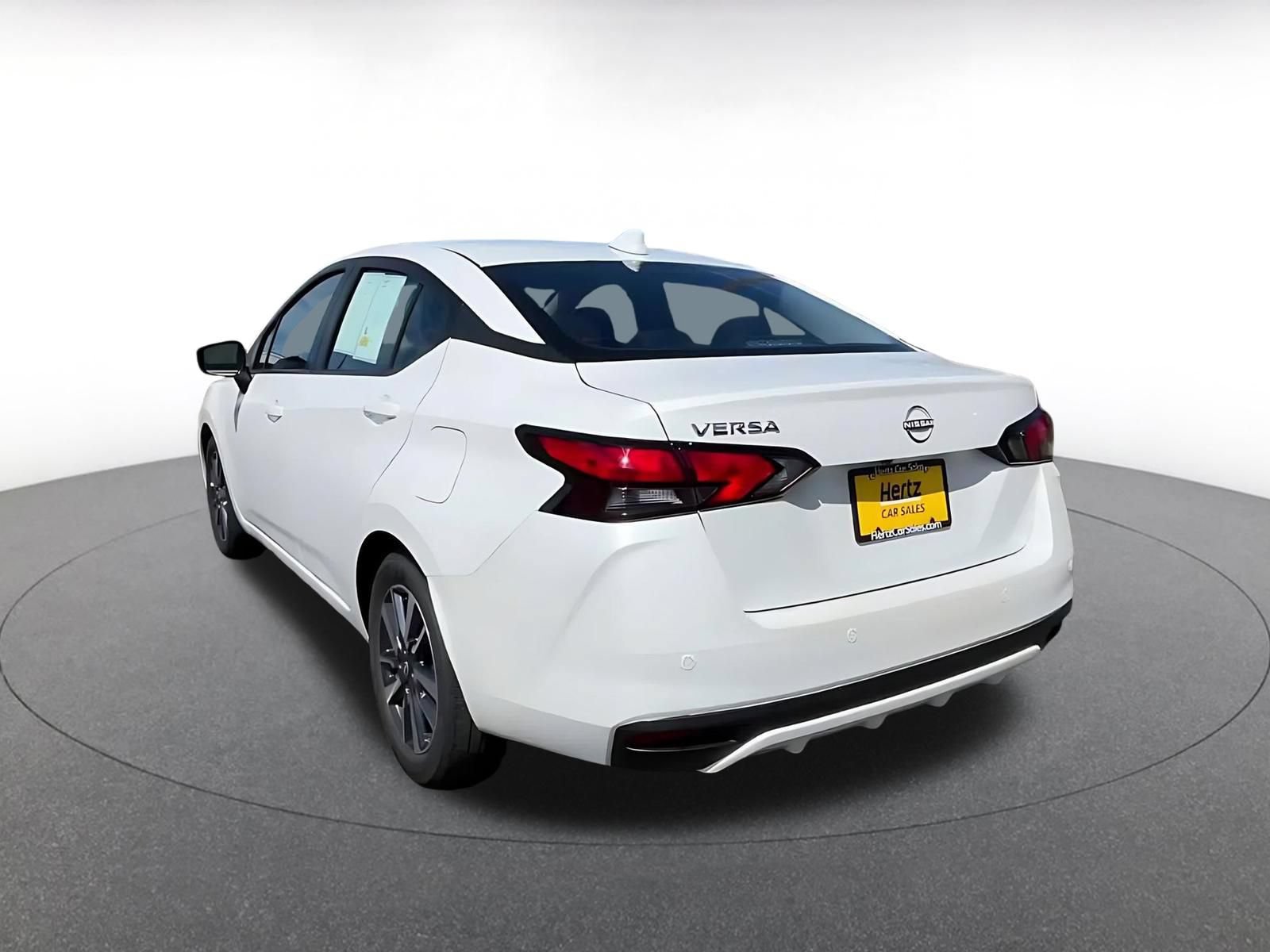 Used 2025 Nissan Versa SV FWD image 9