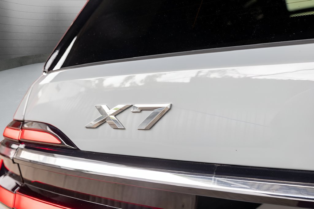 Used 2023 BMW X7 xDrive40i w/ Executive Package AWD/4WD image 21