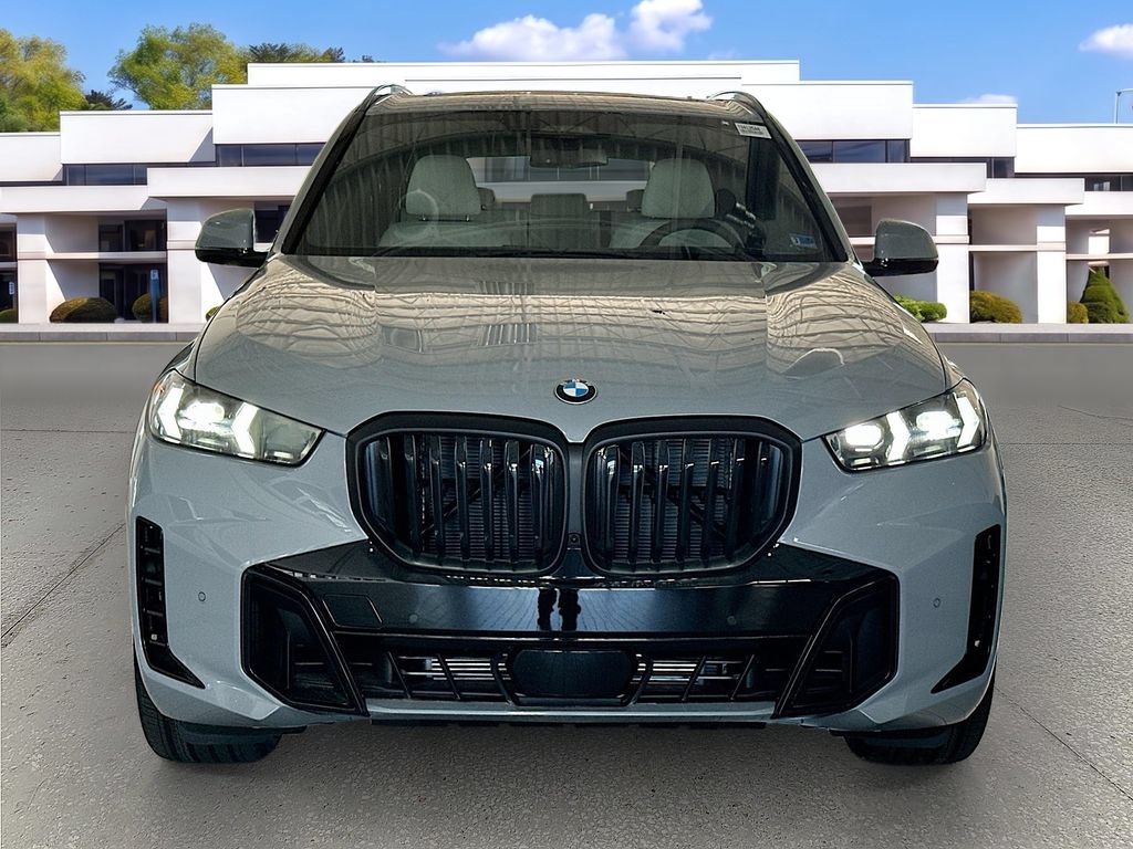 Used 2026 BMW X5 xDrive40i w/ M Sport Package AWD/4WD image 2
