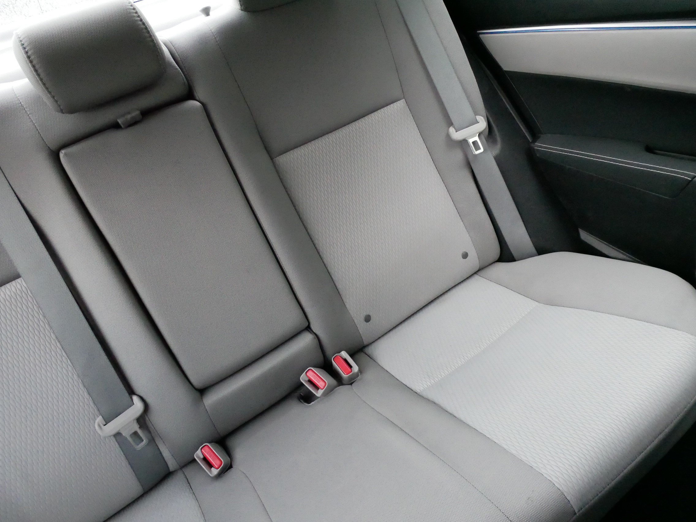 Used 2015 Toyota Corolla LE FWD image 14