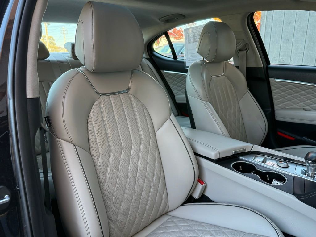 Used 2020 Genesis G70 2.0T w/ Prestige Package AWD/4WD image 23
