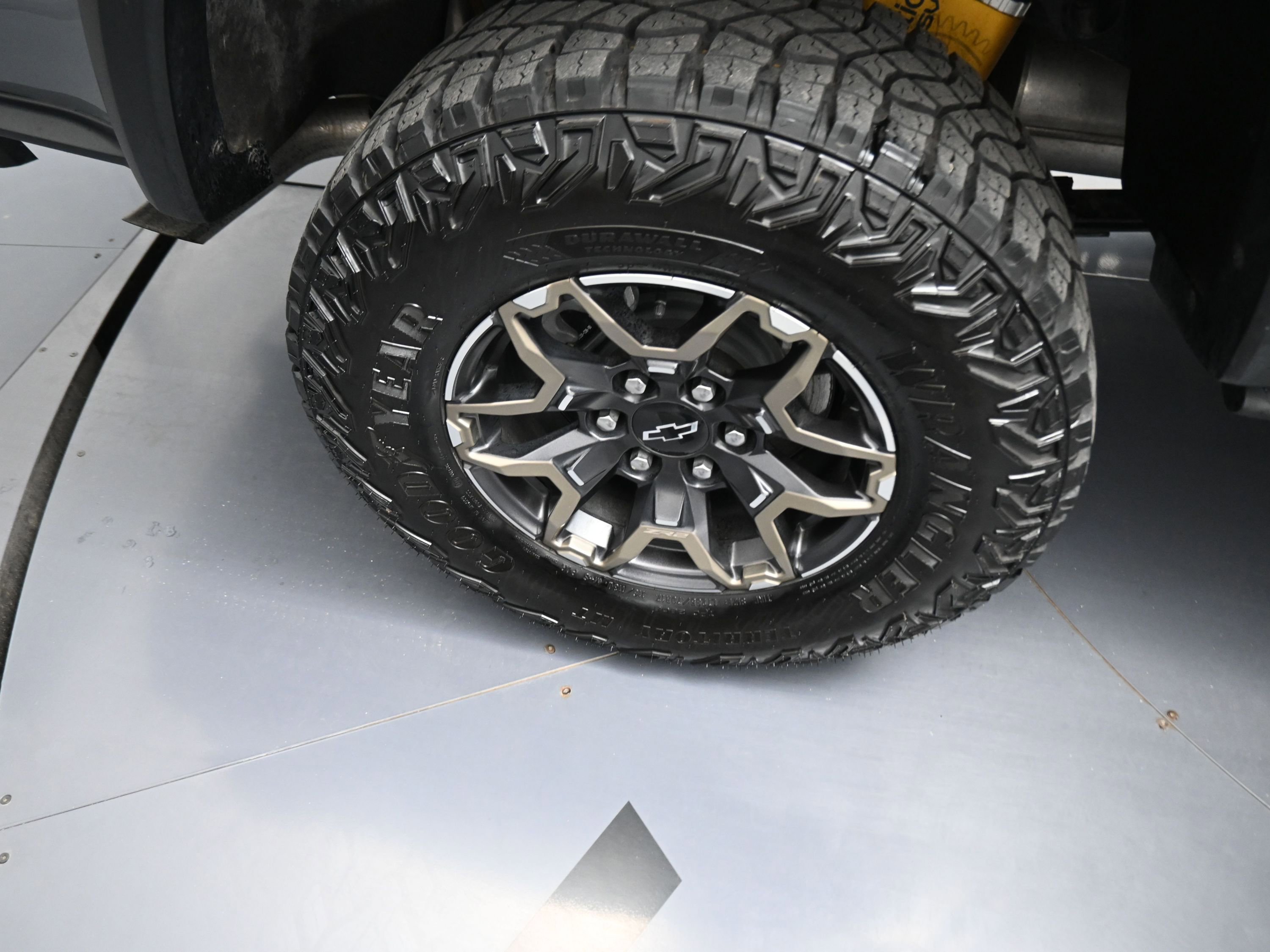 Used 2024 Chevrolet Colorado ZR2 w/ Technology Package image 20