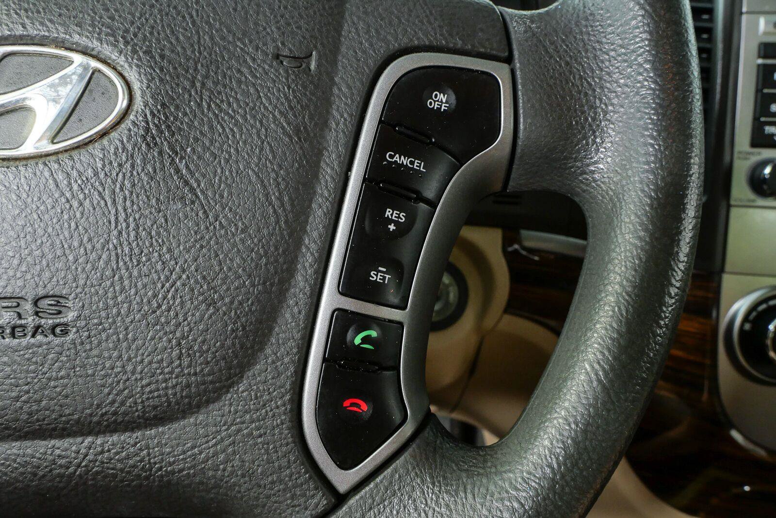 Used 2011 Hyundai Santa Fe GLS FWD image 11