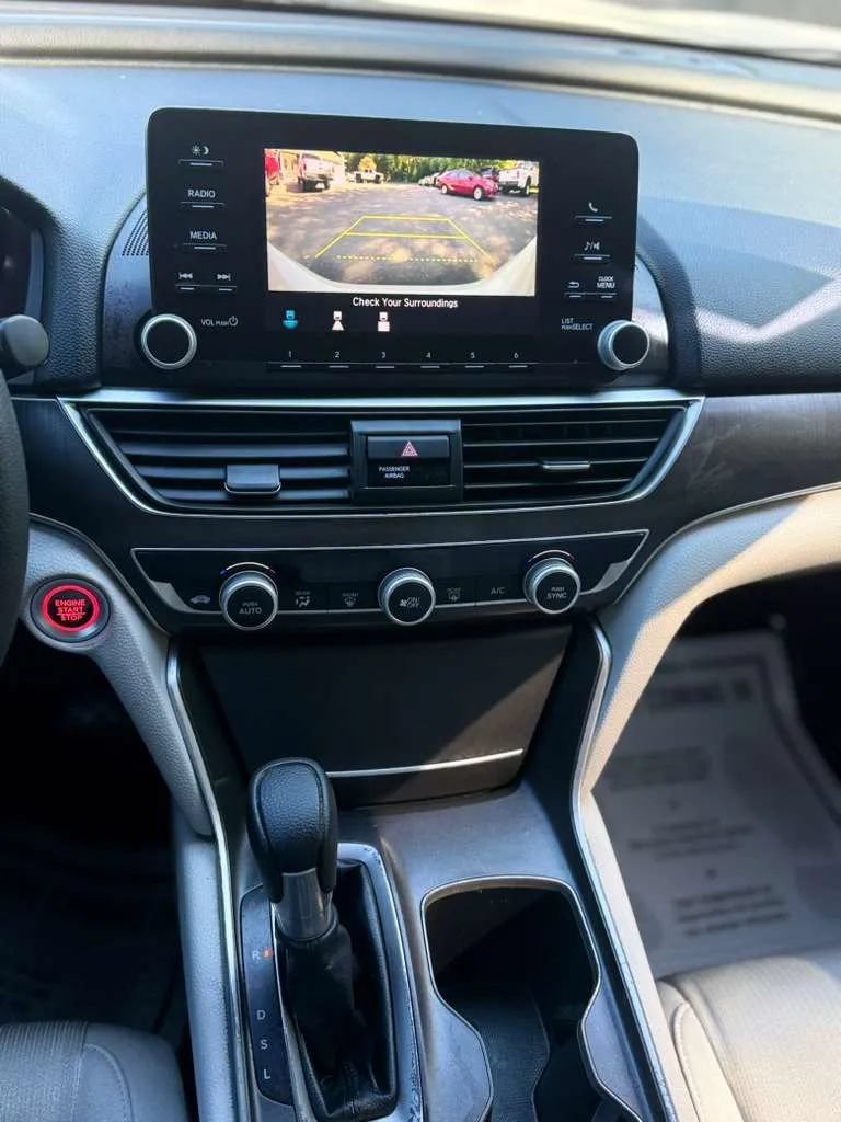 Used 2018 Honda Accord LX image 10