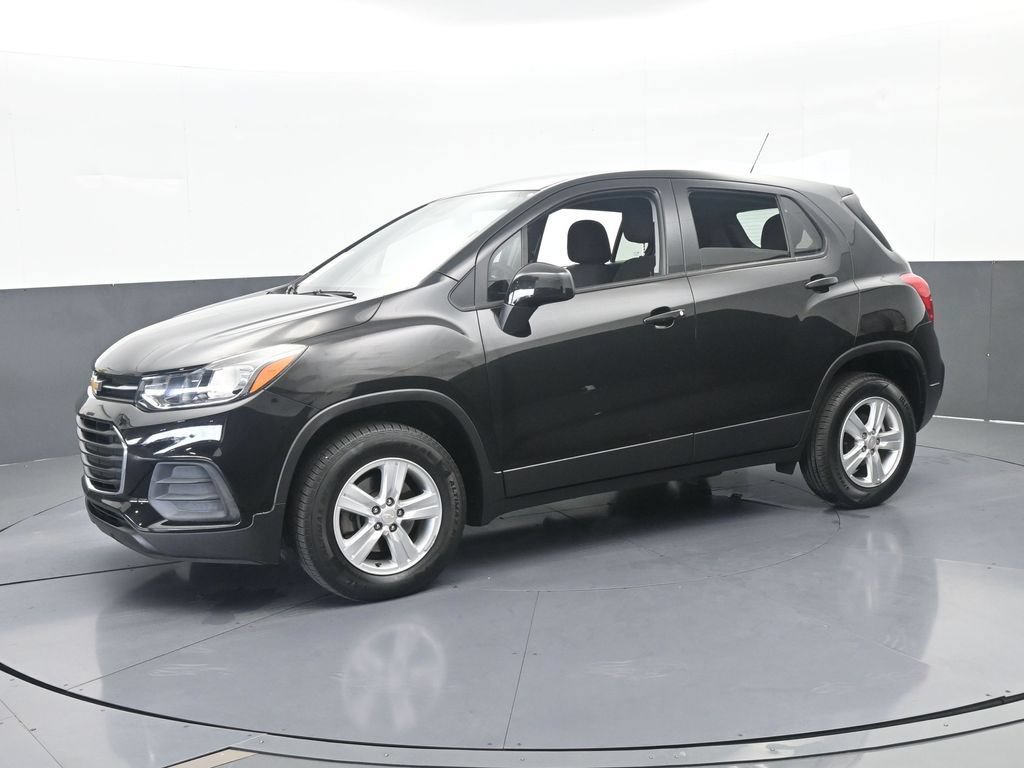 Used 2022 Chevrolet Trax LS AWD/4WD image 2