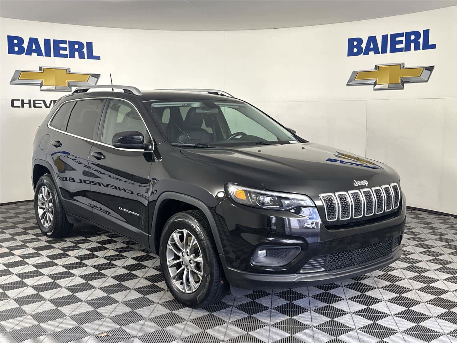 Used 2019 Jeep Cherokee Latitude Plus AWD/4WD image 7