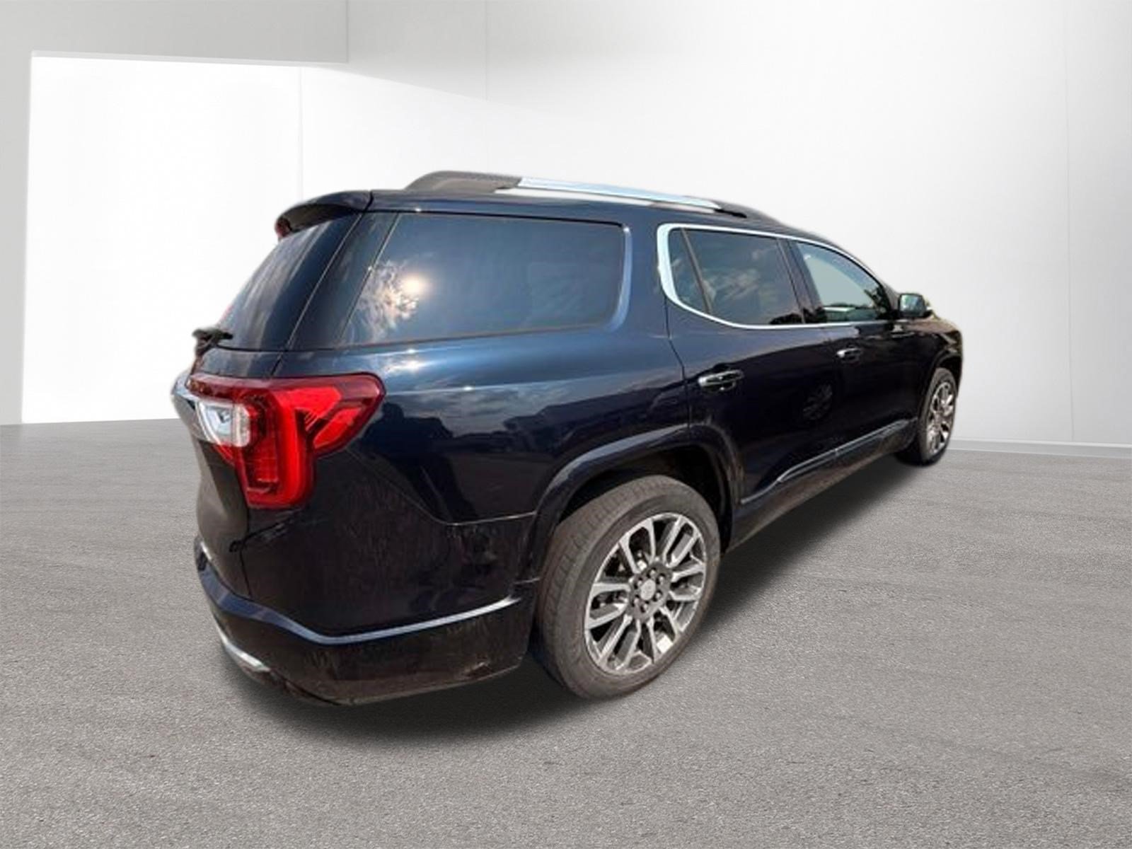 Used 2021 GMC Acadia Denali w/ Denali Ultimate Package AWD/4WD image 29