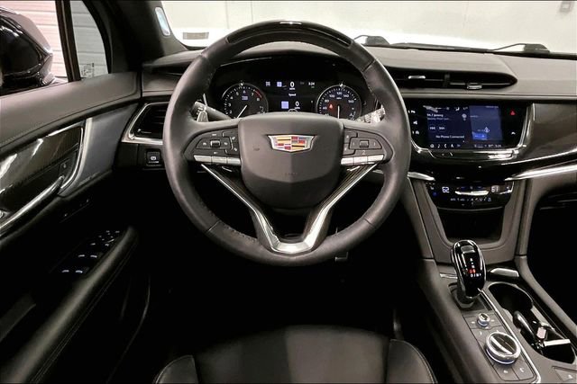 Used 2023 Cadillac XT6 Sport w/ Technology Package AWD/4WD image 6