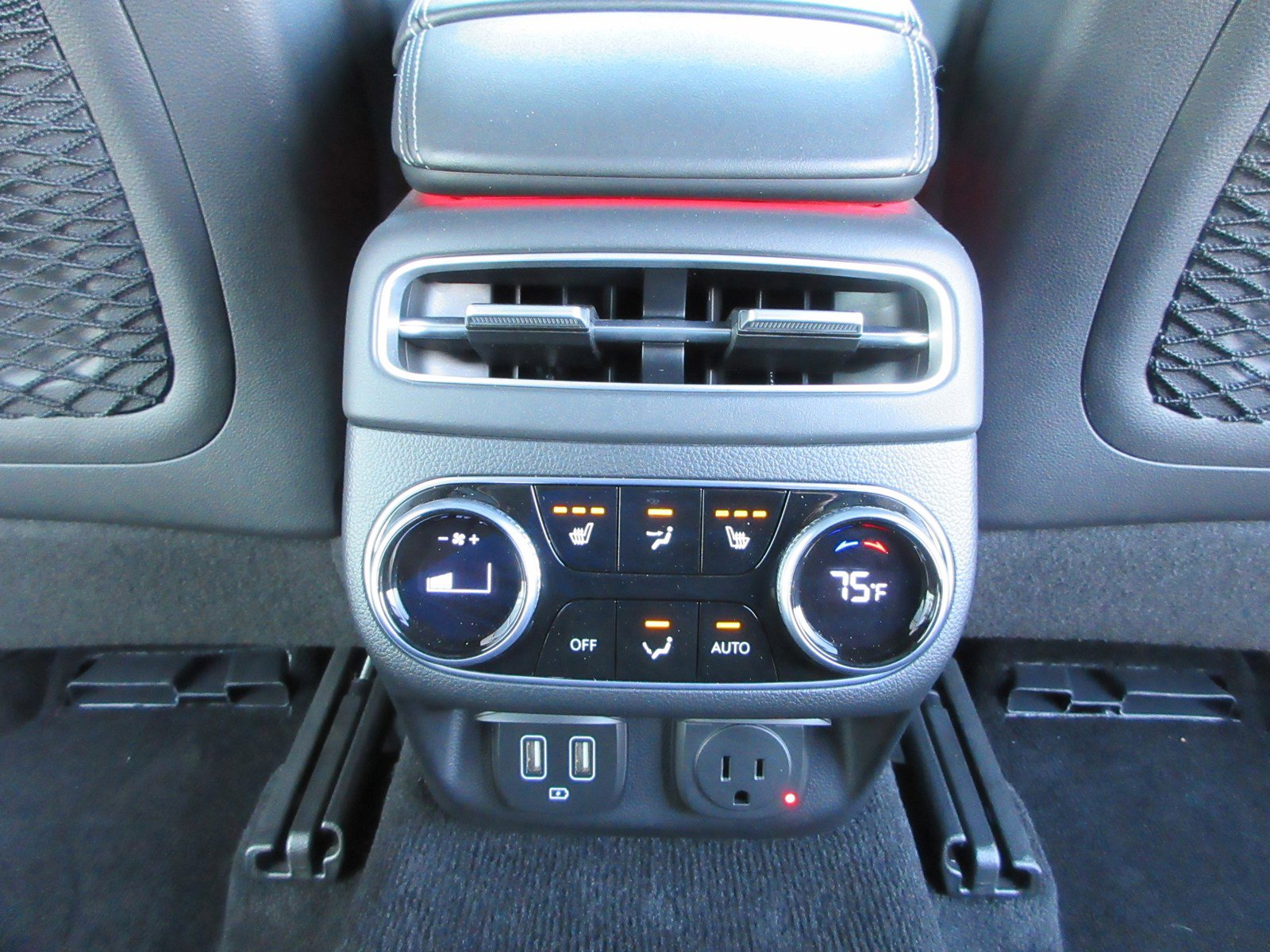Used 2023 Genesis GV70 3.5T Sport w/ Sport Prestige Package image 23