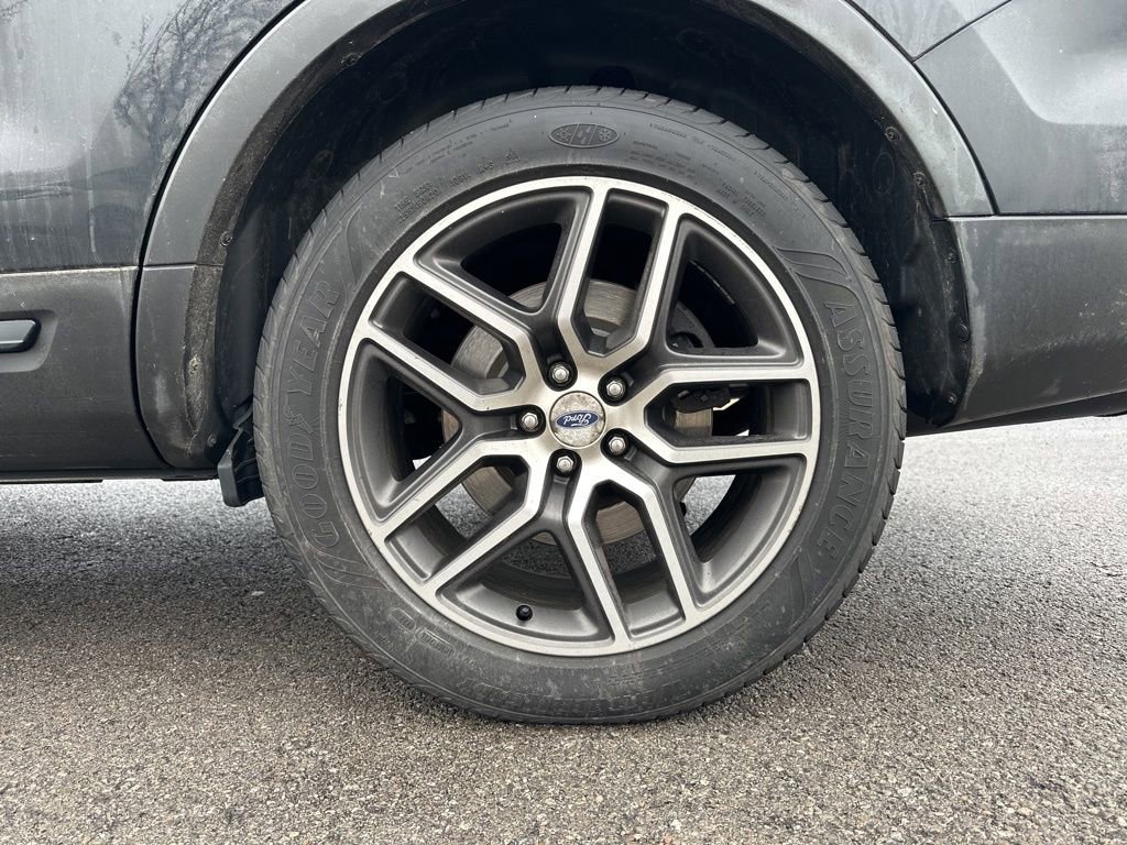 Used 2016 Ford Explorer Sport w/ Equipment Group 401A image 8