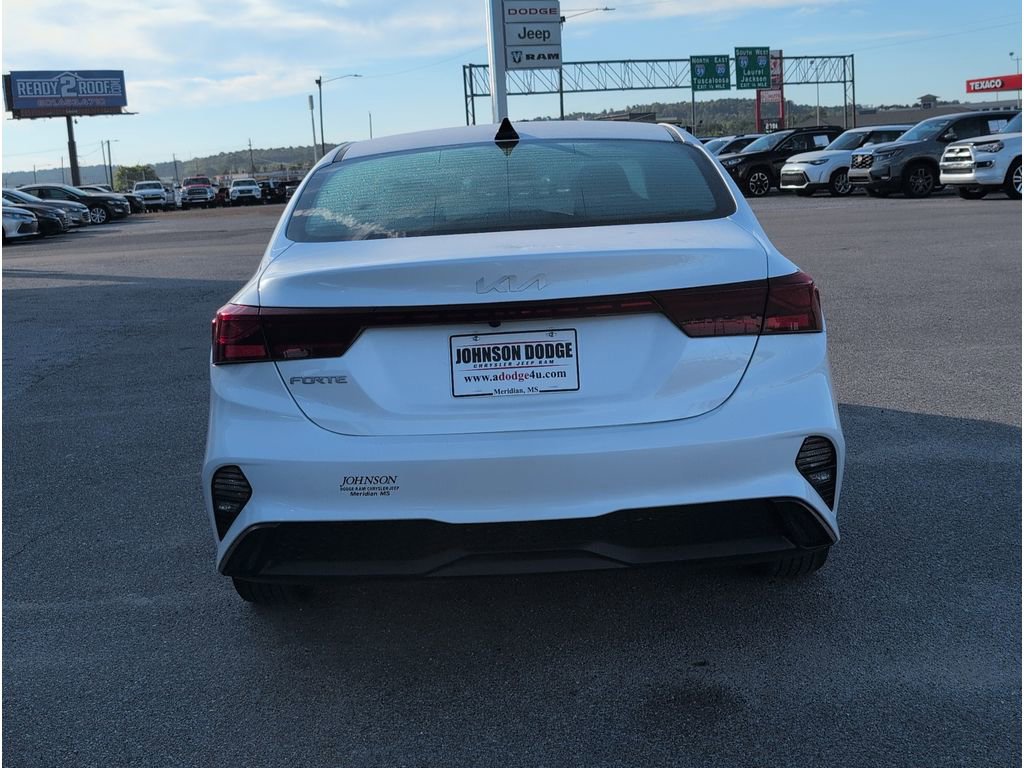 Used 2024 Kia Forte LXS w/ LXS Technology Package image 4