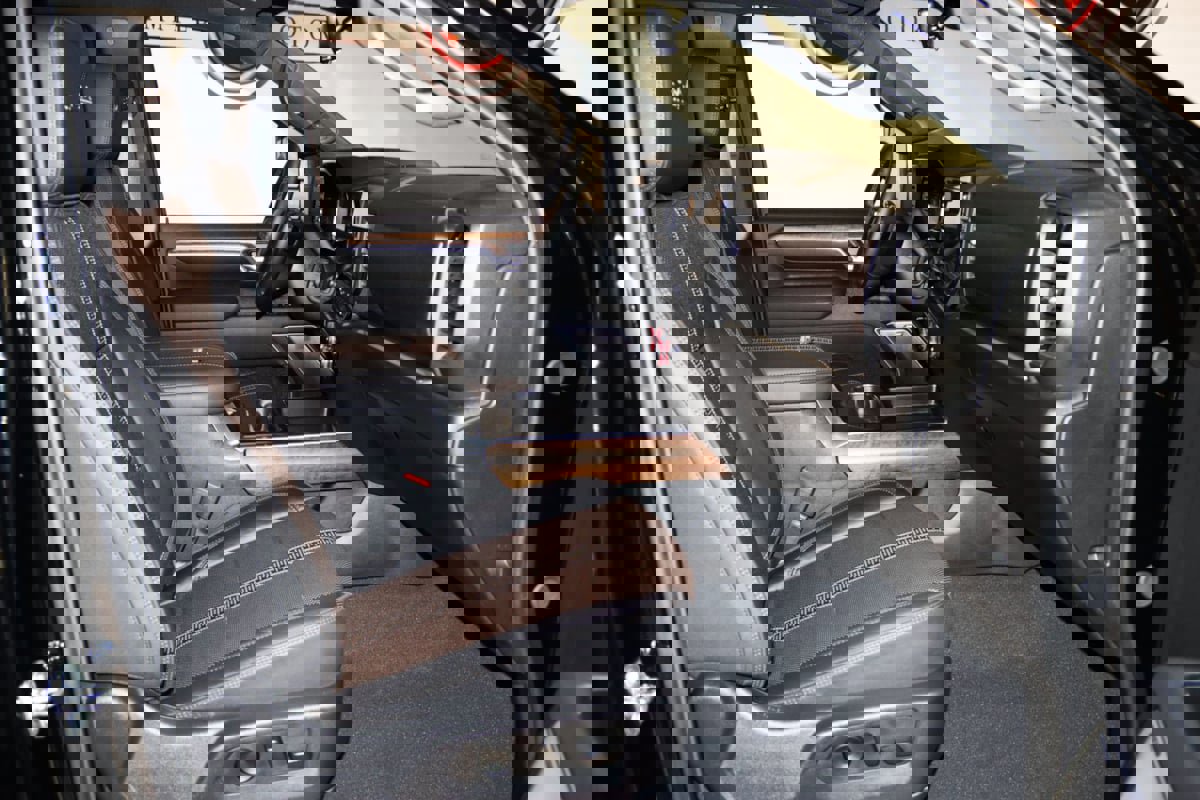 Used 2025 Chevrolet Silverado 2500 High Country w/ Technology Package image 65