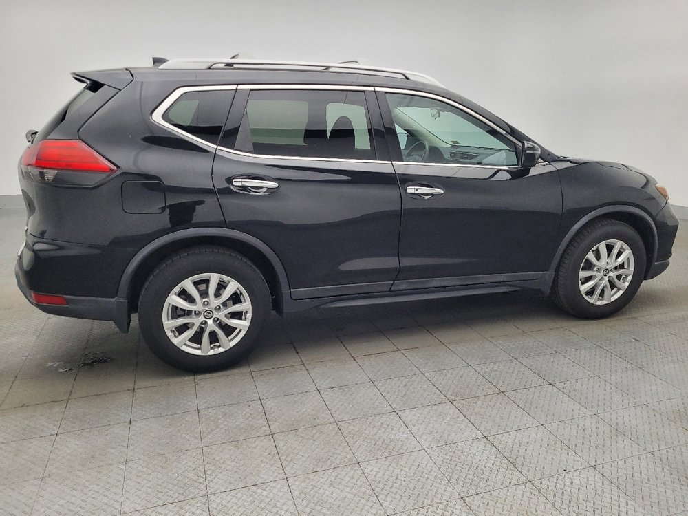 Used 2017 Nissan Rogue SV image 10