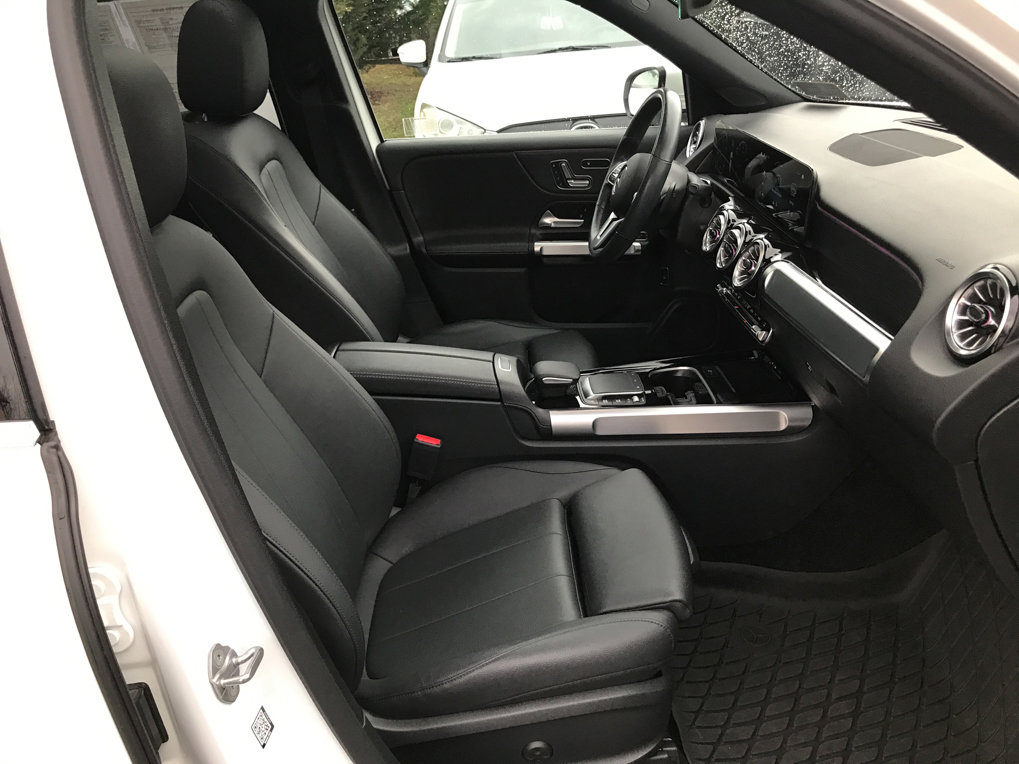 Used 2023 Mercedes-Benz GLB 250 4MATIC image 33