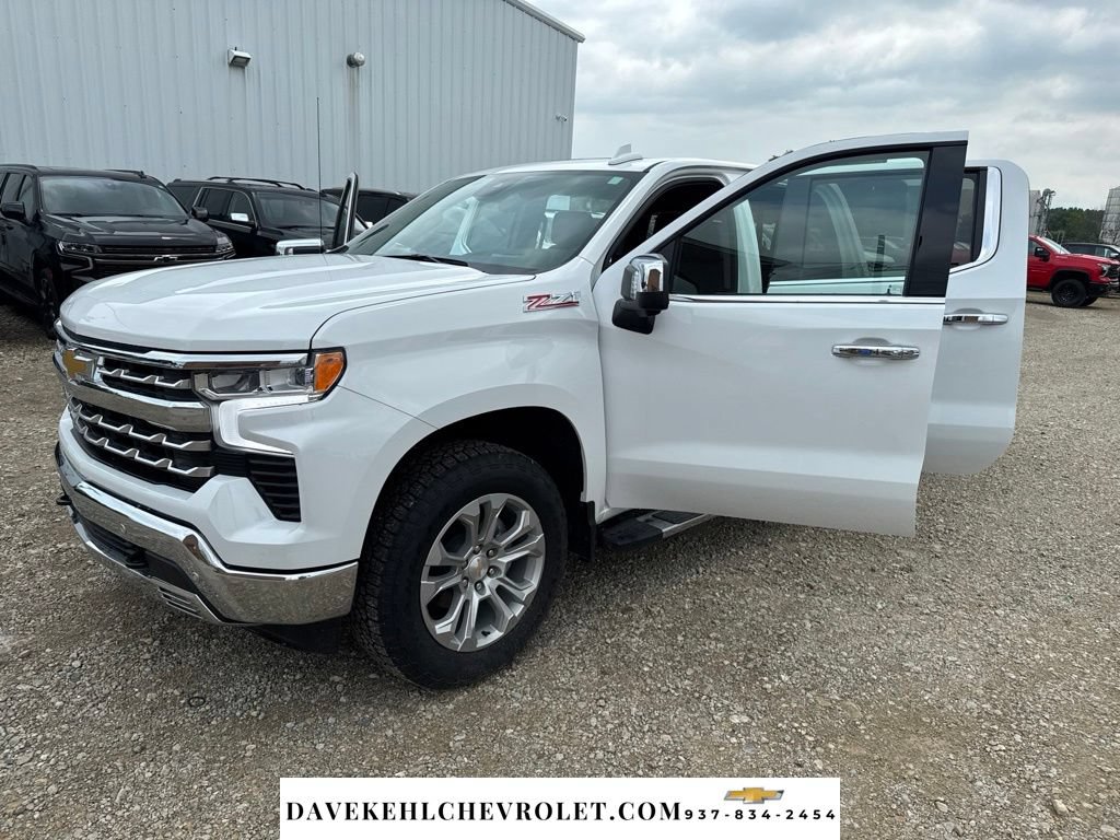 Used 2024 Chevrolet Silverado 1500 LTZ w/ LTZ Premium Package AWD/4WD image 32