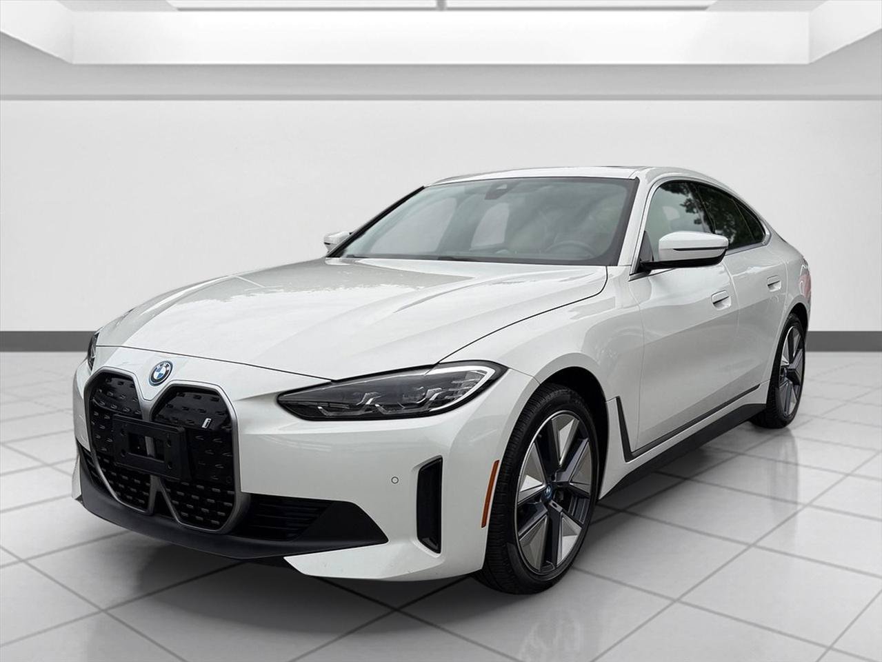 Used 2023 BMW i4 eDrive35 w/ Premium Package RWD image 9