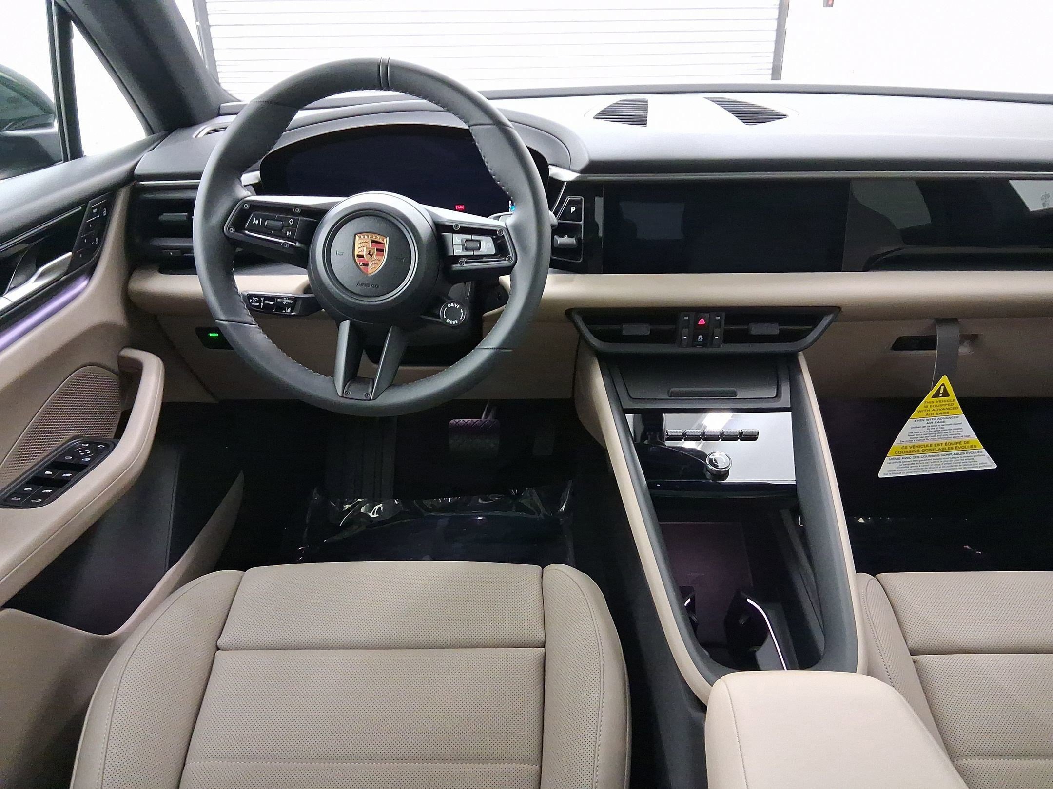 Used 2026 Porsche Macan AWD/4WD image 15