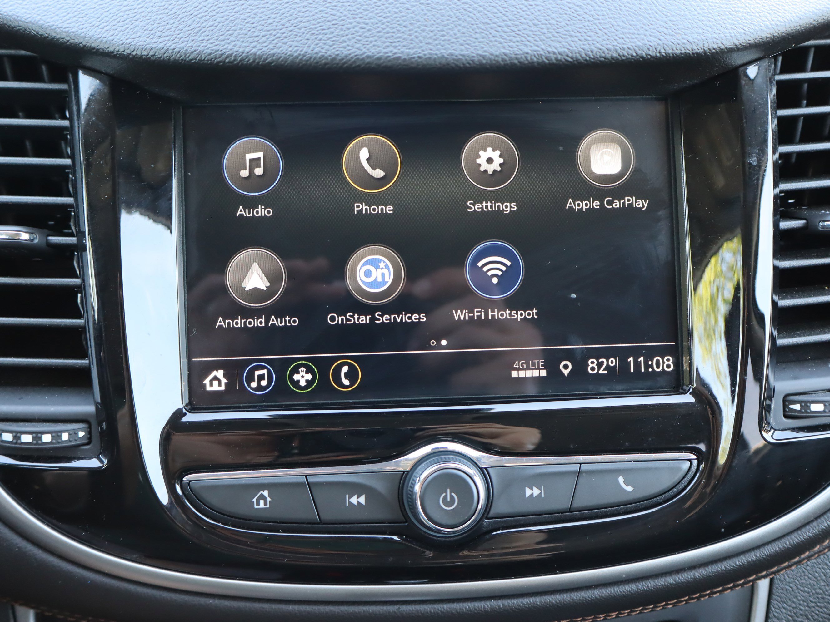 Used 2018 Chevrolet Trax LT w/ LT Convenience Package image 25