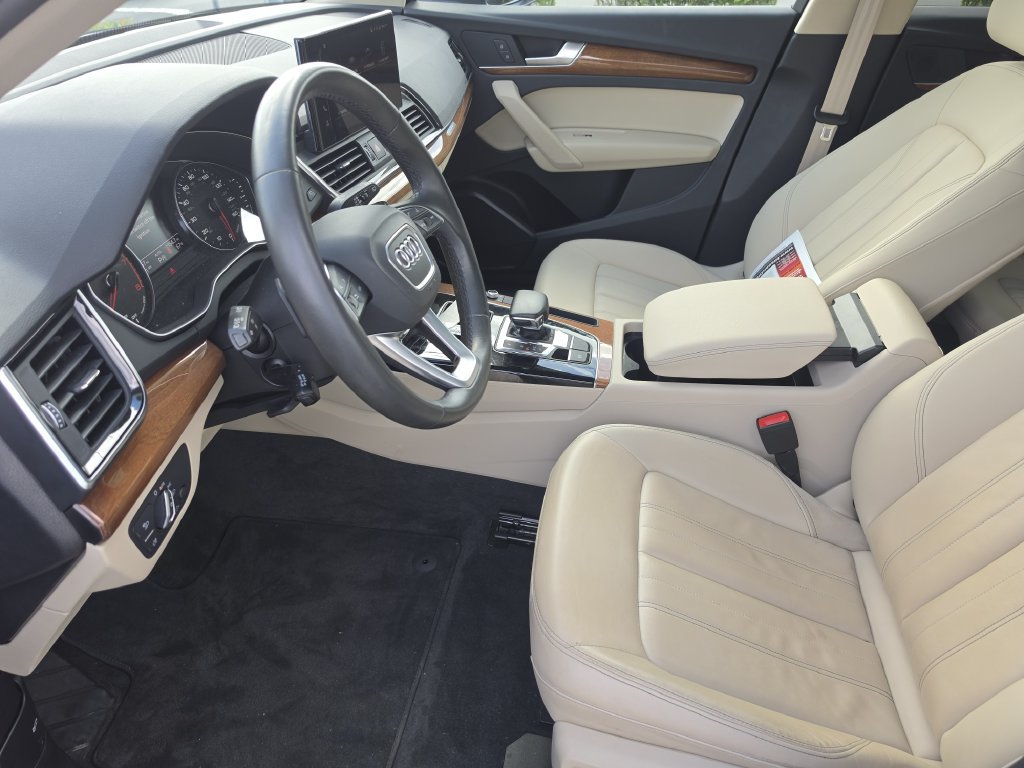 Used 2023 Audi Q5 2.0T Premium w/ Convenience Package AWD/4WD image 18