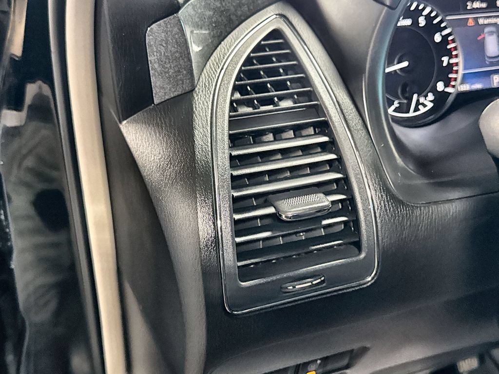 Used 2022 Nissan Armada SV w/ SV Appearance Package RWD image 15
