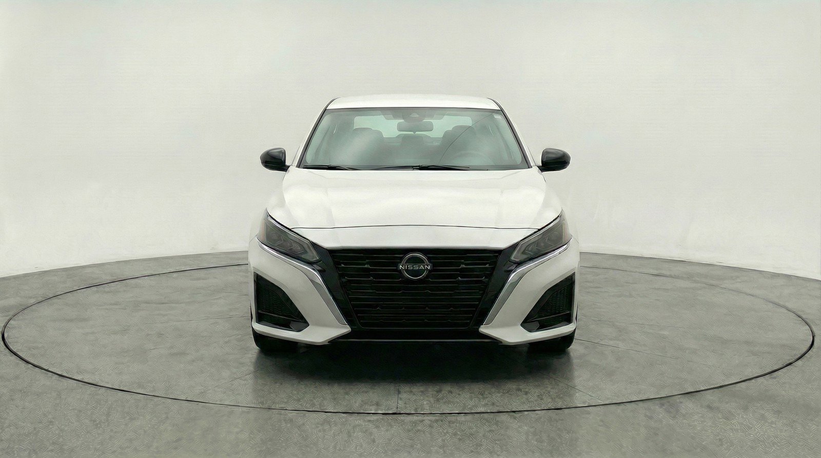 Used 2025 Nissan Altima 2.5 SV image 2