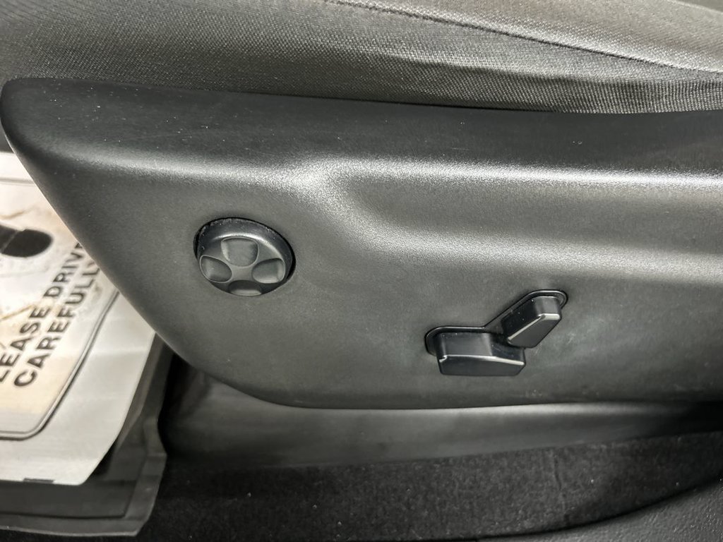 Used 2019 Jeep Grand Cherokee Laredo AWD/4WD image 10
