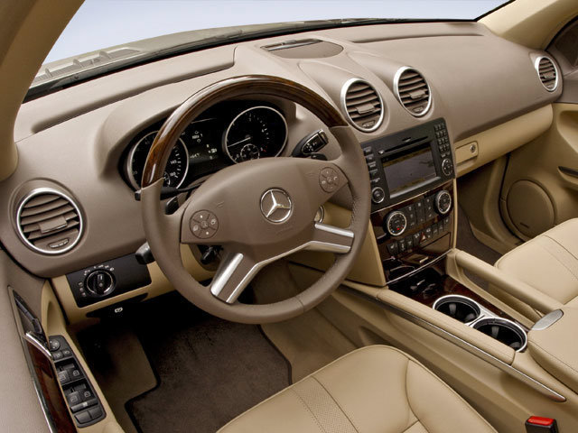 Used 2009 Mercedes-Benz ML 350 4MATIC image 4
