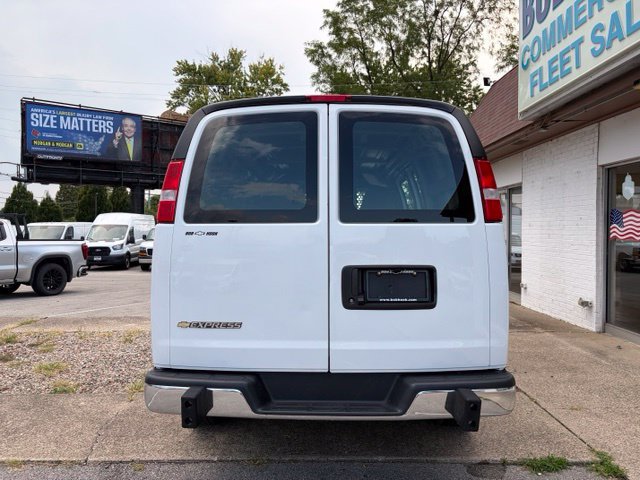 Used 2025 Chevrolet Express 2500 w/ Driver Convenience Package RWD image 6