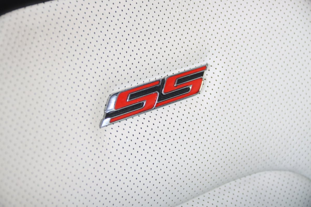 Used 2018 Chevrolet Camaro SS RWD image 23