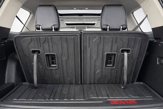 Used 2021 GMC Acadia Denali w/ Denali Ultimate Package image 8
