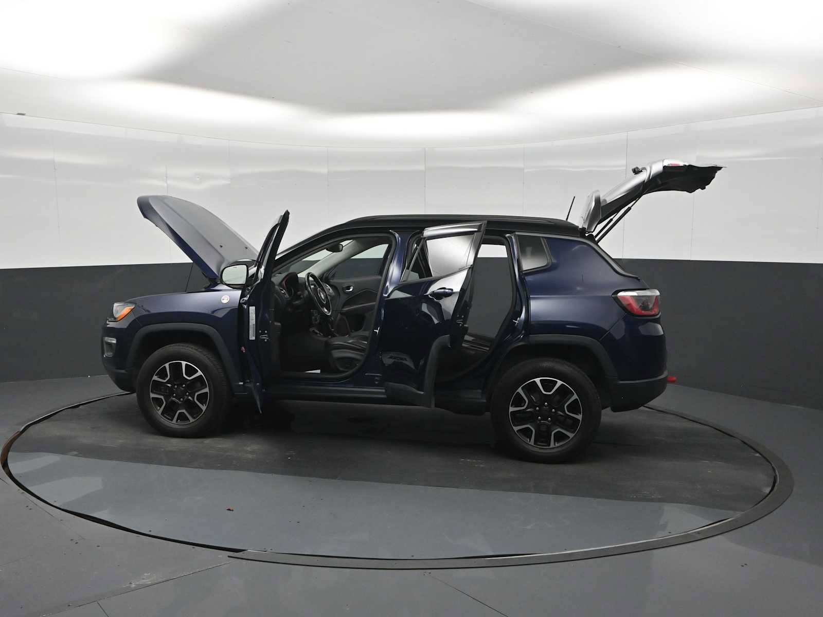 Used 2019 Jeep Compass Trailhawk w/ Popular Equipment Group AWD/4WD image 43