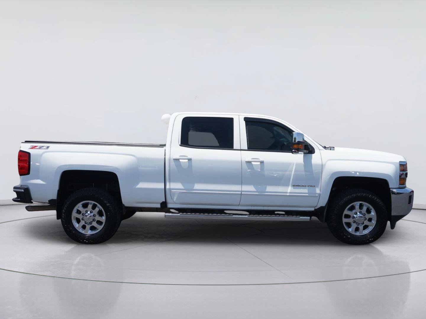 Used 2015 Chevrolet Silverado 2500 LT w/ LT Convenience Package AWD/4WD image 5