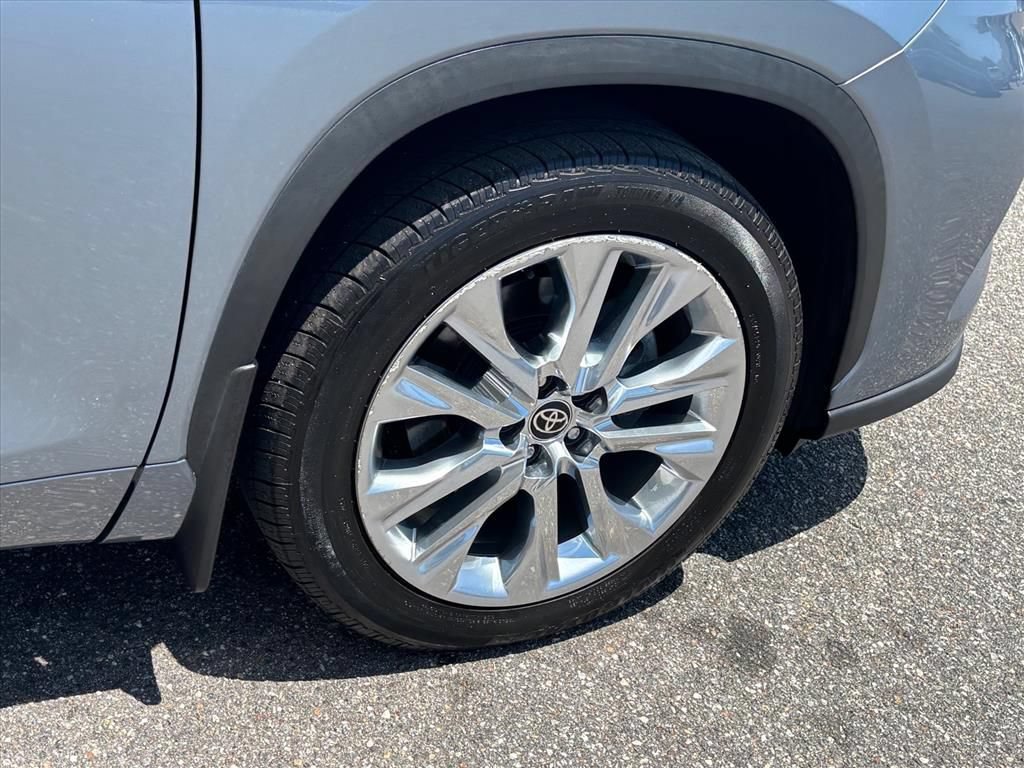 Used 2023 Toyota Highlander Limited AWD/4WD image 28