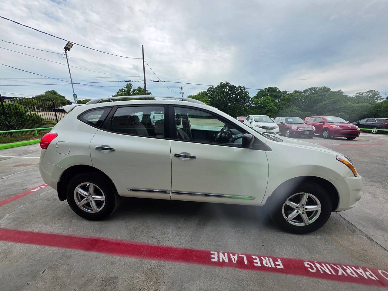 Used 2015 Nissan Rogue S w/ Convenience Package FWD image 16