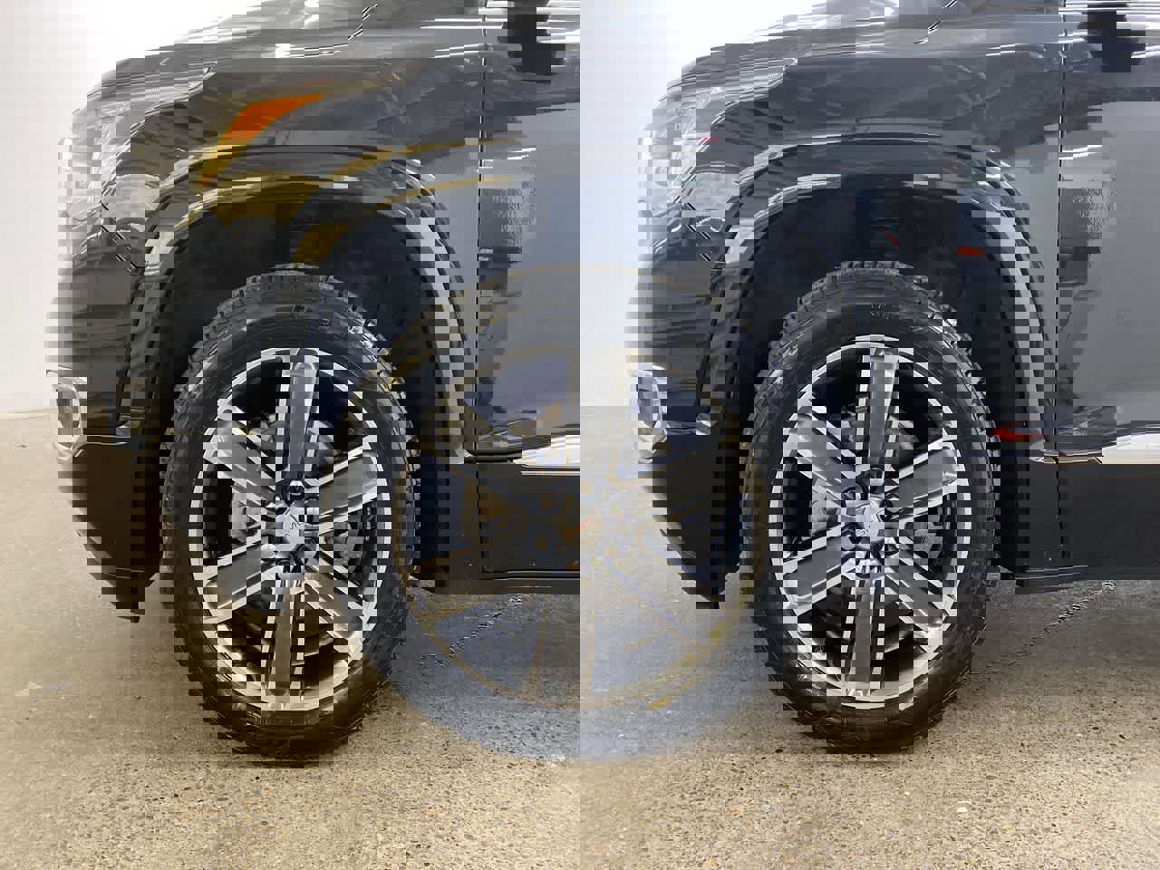 Used 2018 GMC Acadia Denali w/ Technology Package image 11