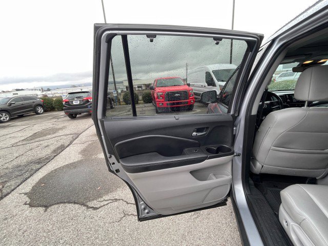 Used 2022 Honda Pilot Special Edition image 11