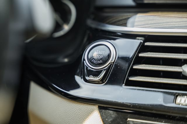 Used 2019 BMW 530i RWD image 21