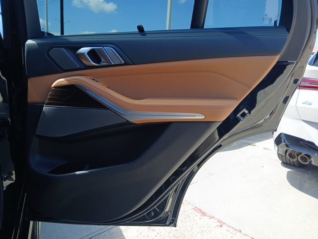 New 2026 BMW X5 xDrive40i w/ M Sport Package AWD/4WD image 11