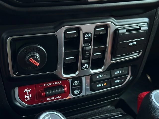 Used 2023 Jeep Gladiator Rubicon w/ LED Lighting Group AWD/4WD image 15