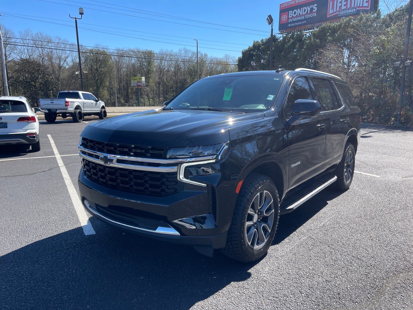 Used 2023 Chevrolet Tahoe LS image 3