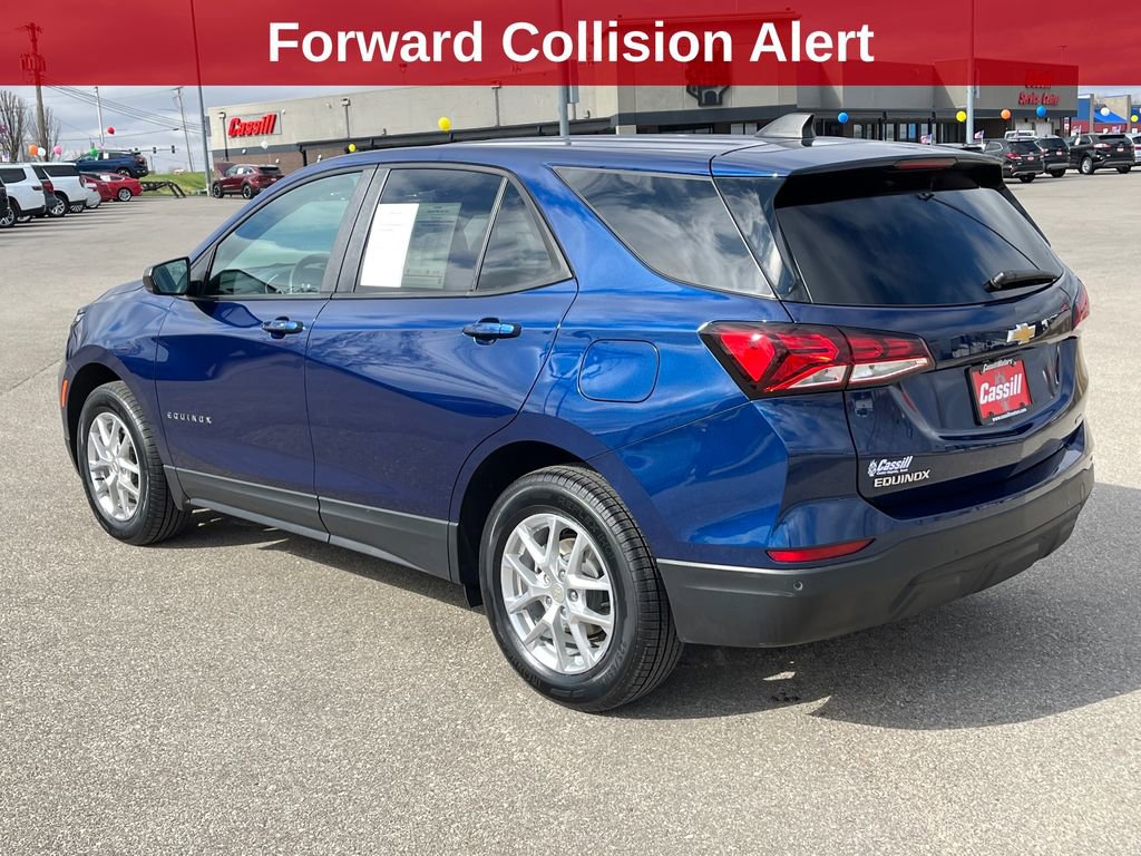 Used 2023 Chevrolet Equinox LS AWD/4WD image 3