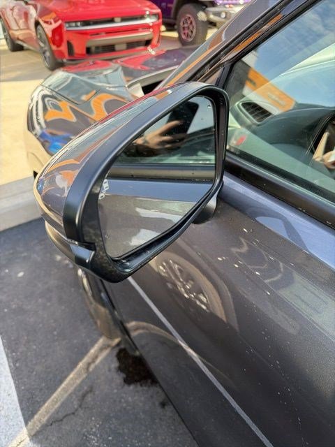 Used 2025 Honda HR-V EX-L image 9