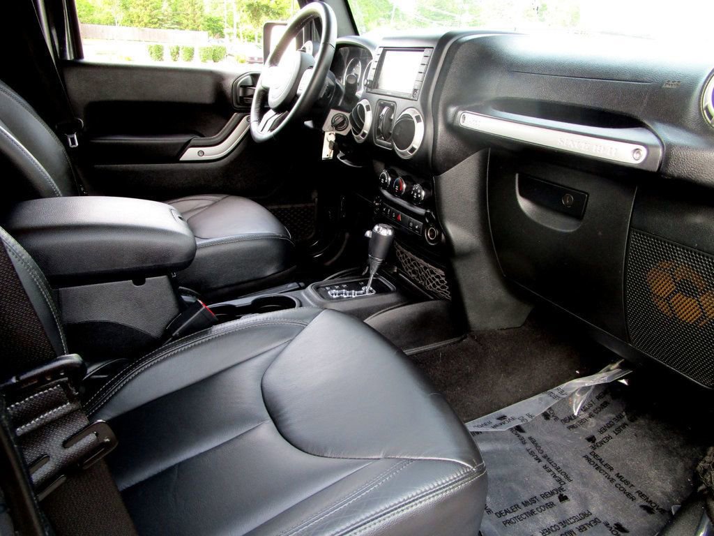 Used 2018 Jeep Wrangler Unlimited Sahara w/ Connectivity Group image 13