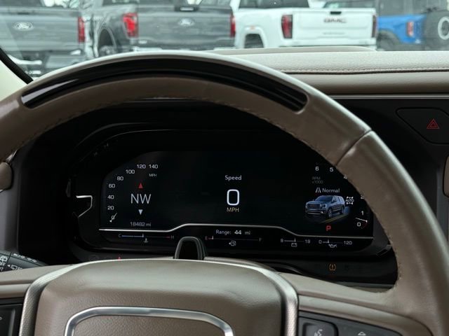 Used 2024 GMC Yukon XL Denali w/ Denali Reserve Package image 11